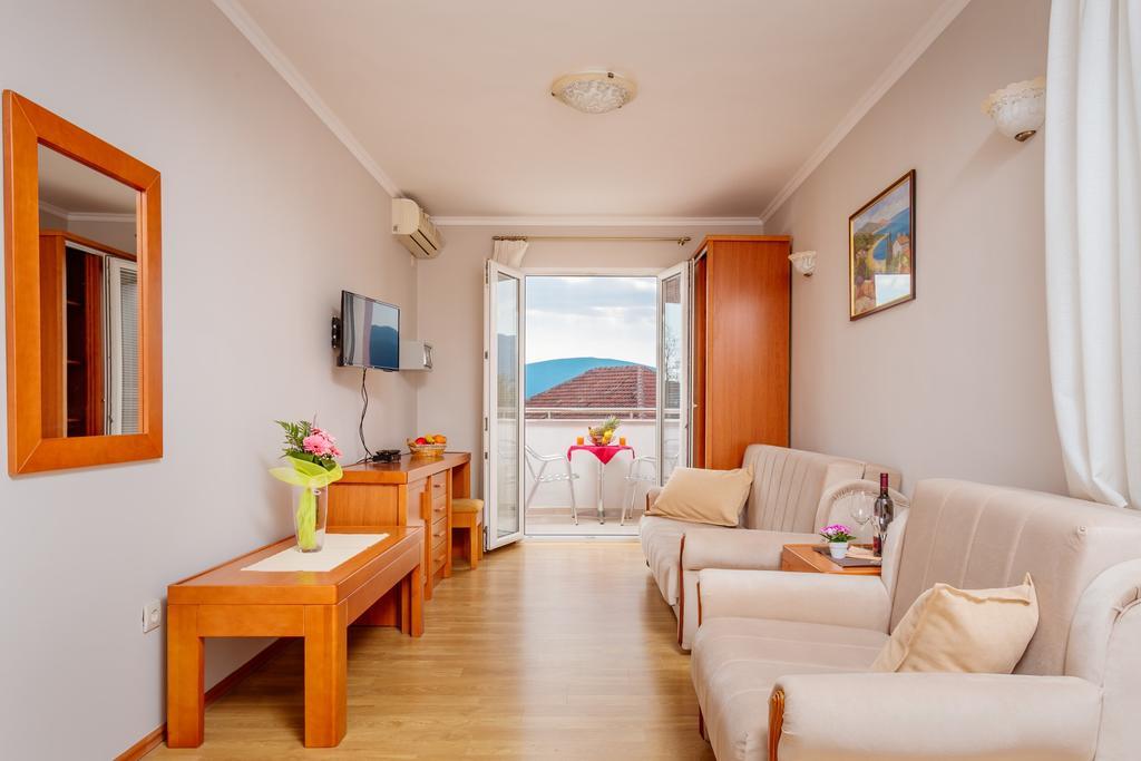 Apartments Perper Tivat Exterior foto